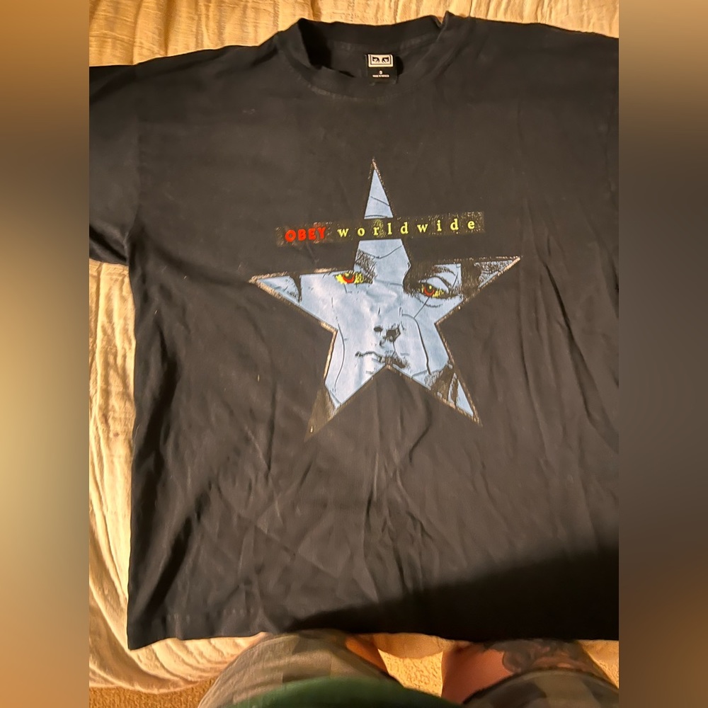 Obey| S | tee | heavyweight| heavily worn
